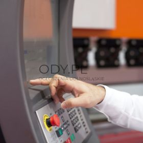 Operator maszyn CNC prasa krawędziowa (Haldenwang MA-GL-DE)