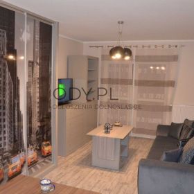2pok, 48met, Okolice Sky Tower BALKON/WINDA/2016 (Wrocław)