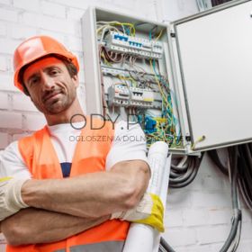 Elektryk przemysłowy firma produkująca maszyny branży fotowoltaicznej