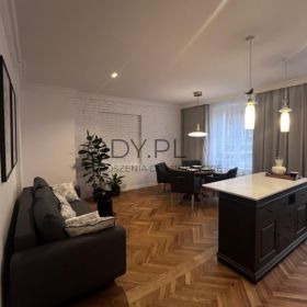 2pok 68m, okolice Oporowskiej BALKON/PIWNICA (Wrocław)